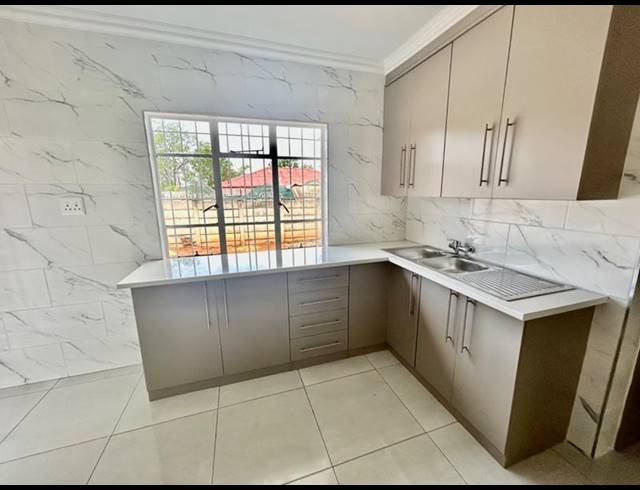 3 BEDROOM HOUSE FOR SALE IN VANDERBIJLPARK CW 6